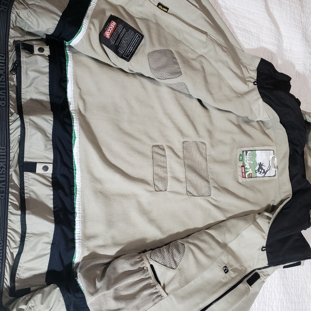 Awesome Quick Silver Jacket! - image 3